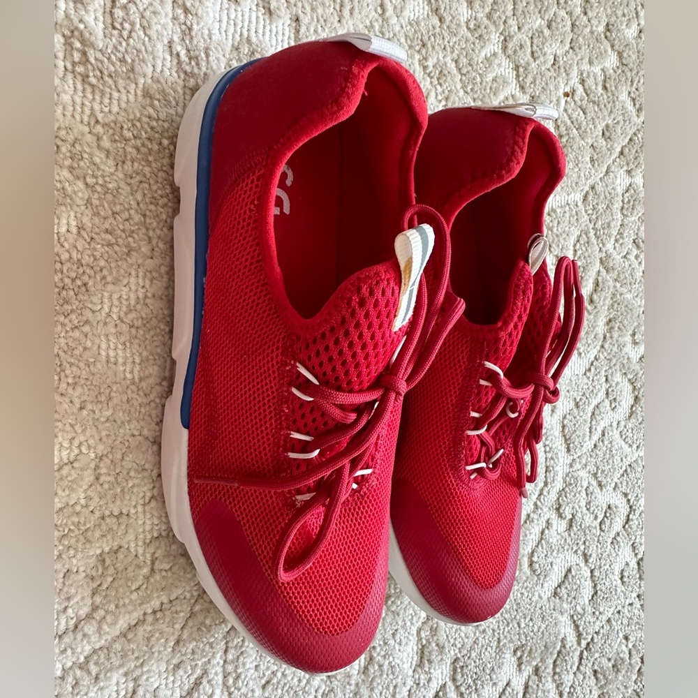 Red sneakers - Picture 2 of 6